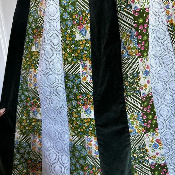 American Vintage cottagecore maxi skirt w/ lace, velvet & patchwork detail, S-M - Picture 4 of 7